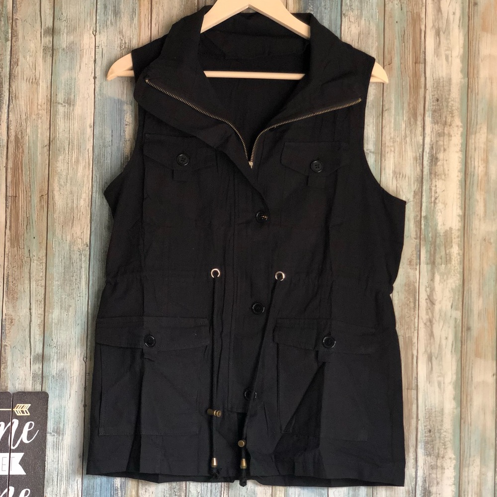 Black cargo vest
